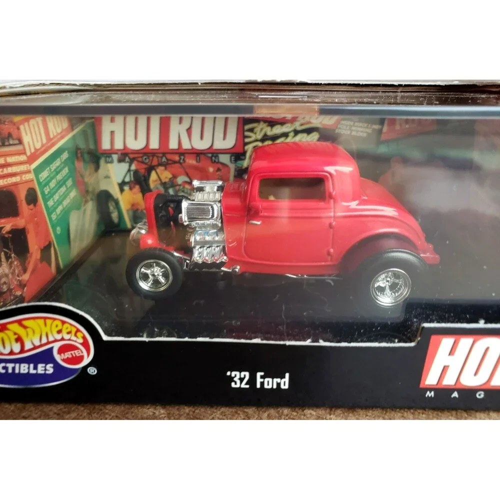2000 HOT WHEELS COLLECTIBLES 1932 FORD RED #1/5 HOT ROD SERIES I MAGAZINE 1:43